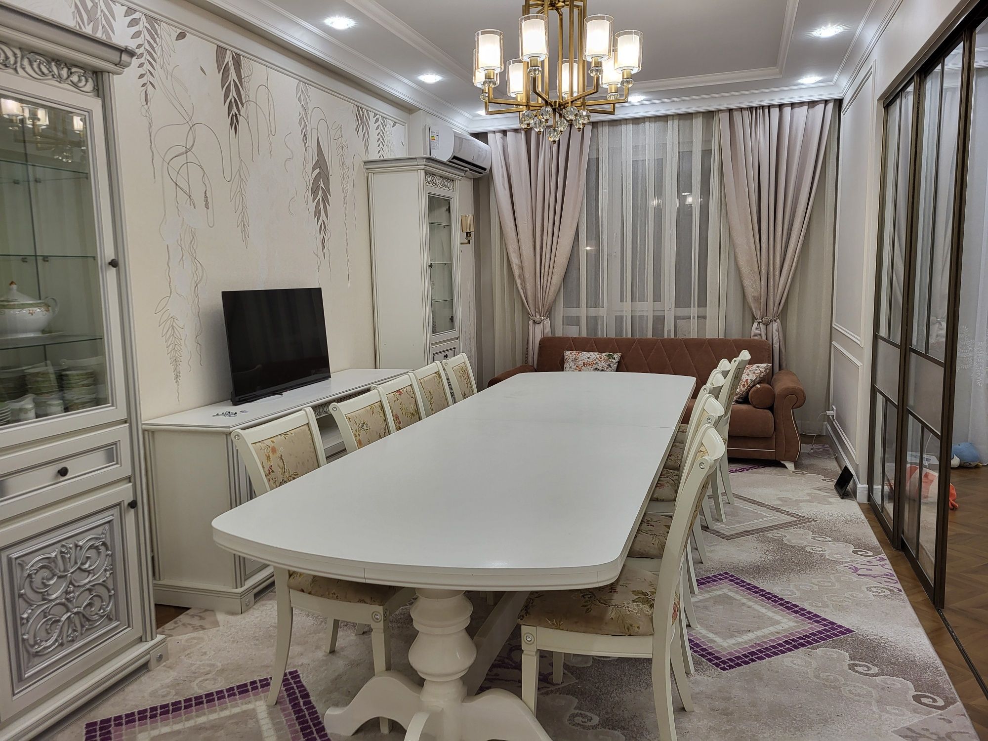Срочно продам стол