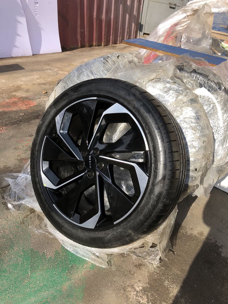 Комплект шины Pirelly + диски  на Zeekr 265/45/ R21 Sport