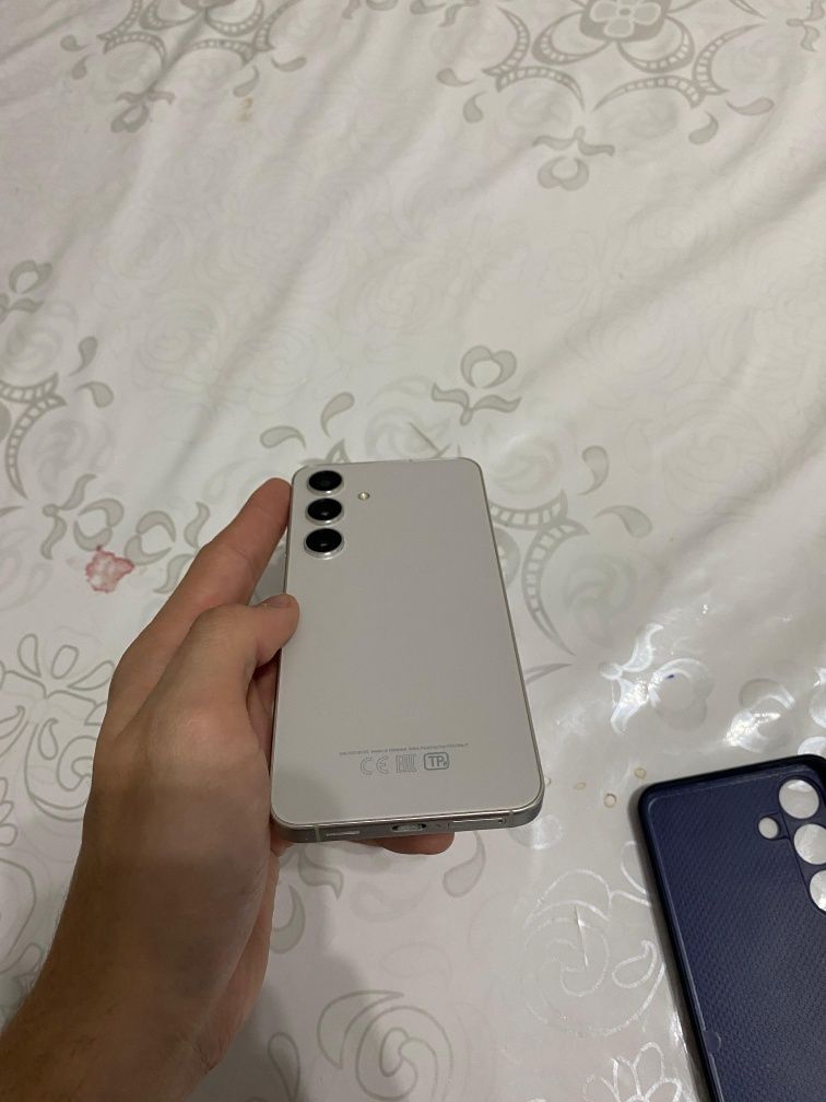 Samsung Galaxy S 24