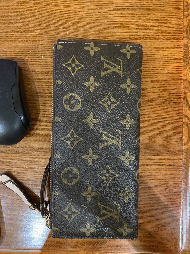 Кошелек Louis Vuitton