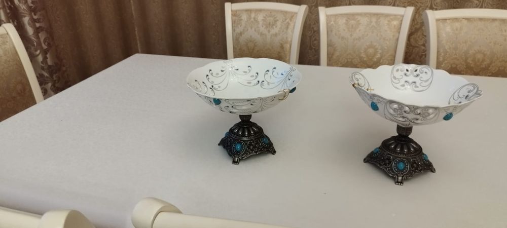 Ваза с серебряной ножкой