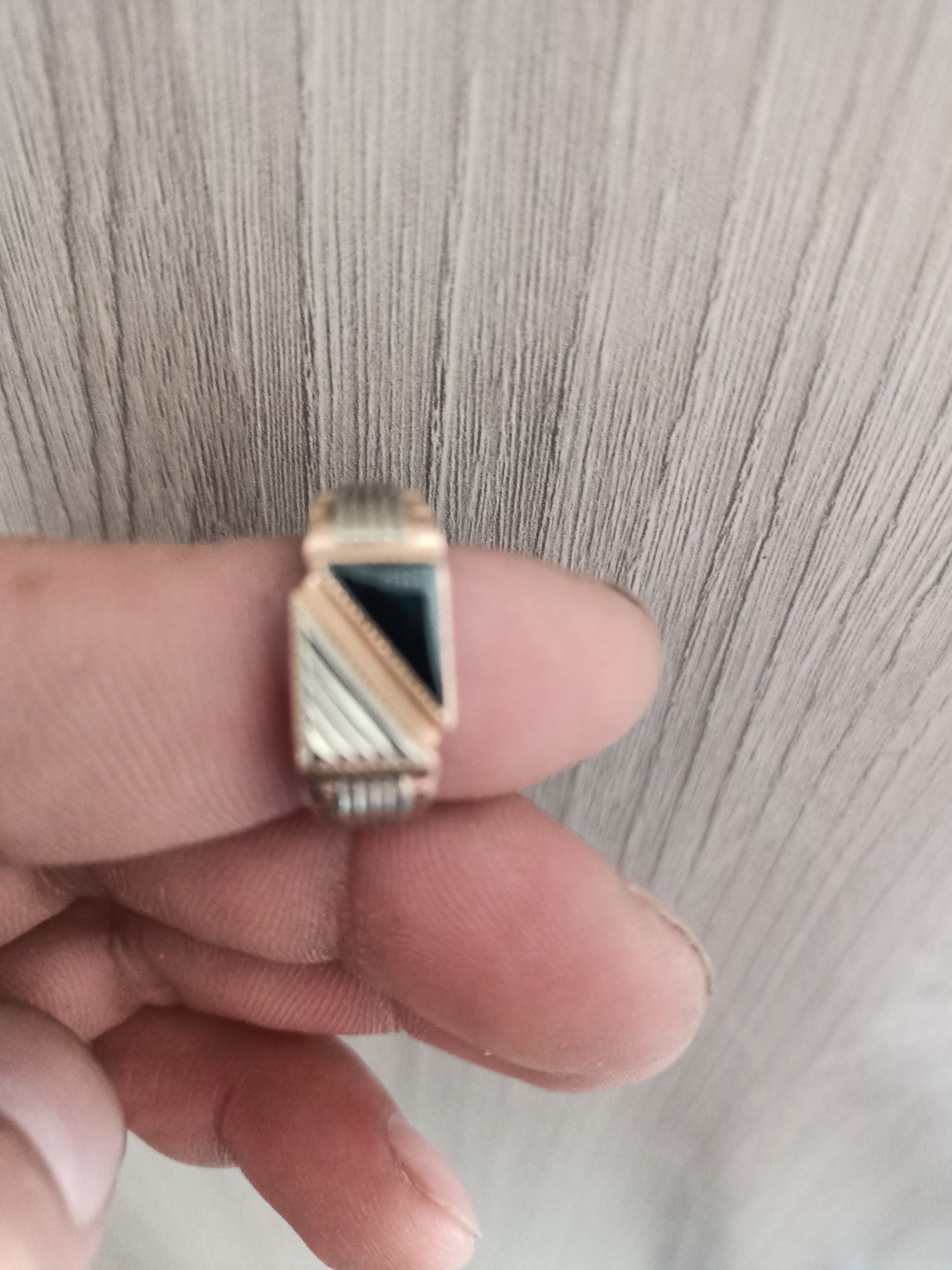 Продам Золотое кольцо