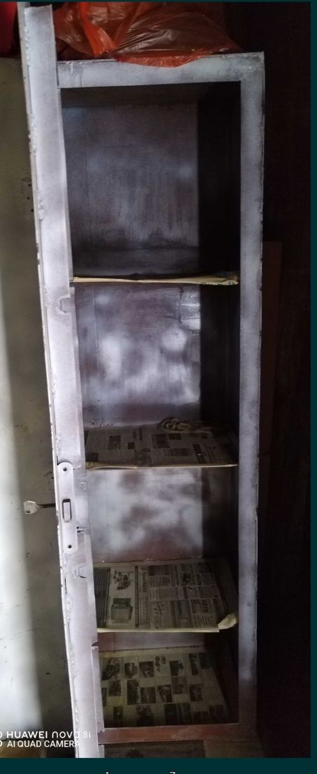 Продам железный шкаф