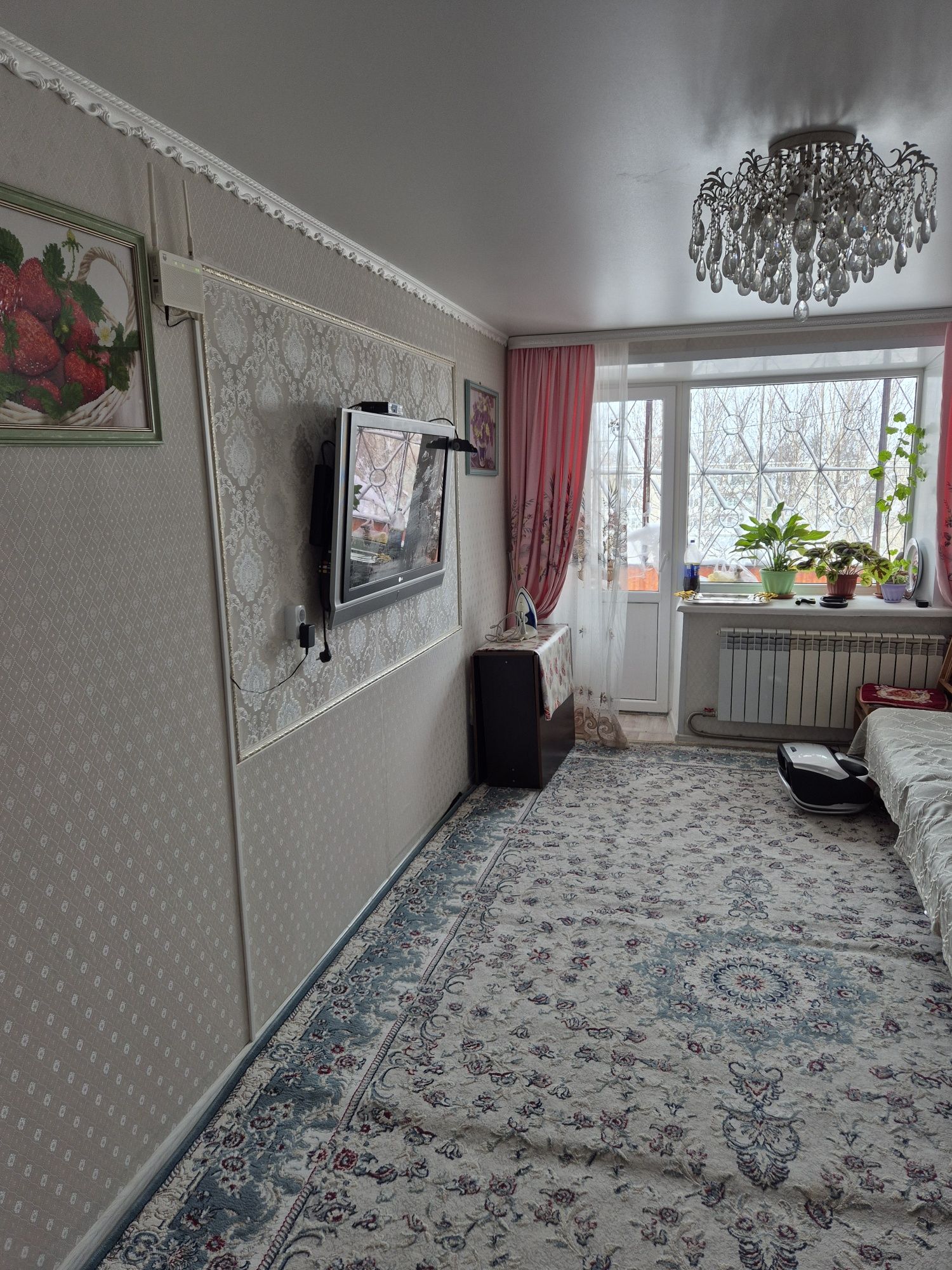 Срочно продается 3х комнатная квартира, 4 микрорайон, 34 дом.