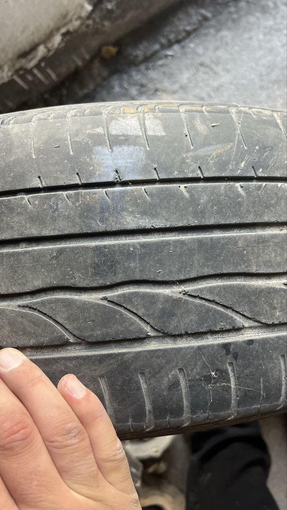 Резина летняя размер 235/45 R 18. 4 шт