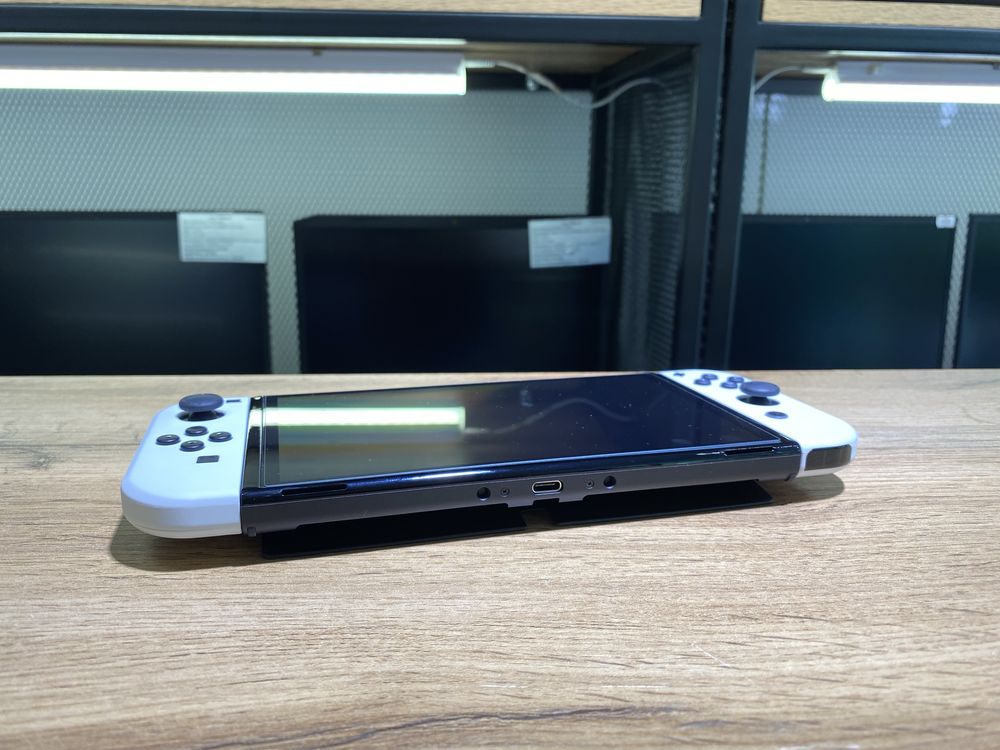 Nintendo Switch OLED, новая, флешка 128GB, полный комплект, 10413/А10