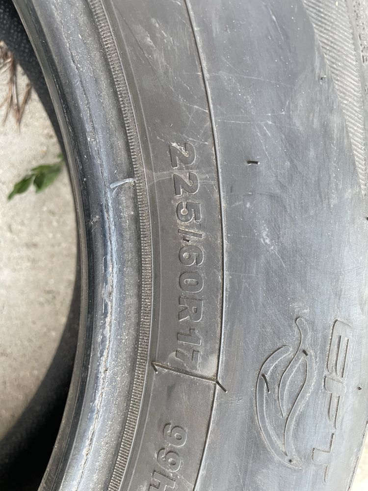 Продам комплект летней резины 225/60 R17