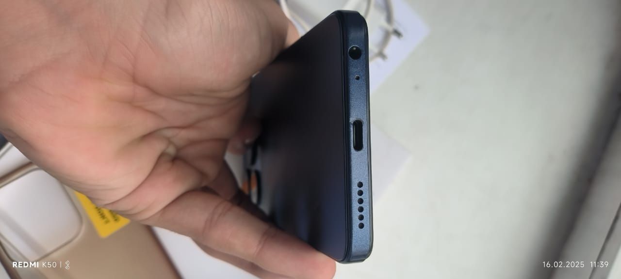 Tecno Spark 10 8/128GB почти как новый