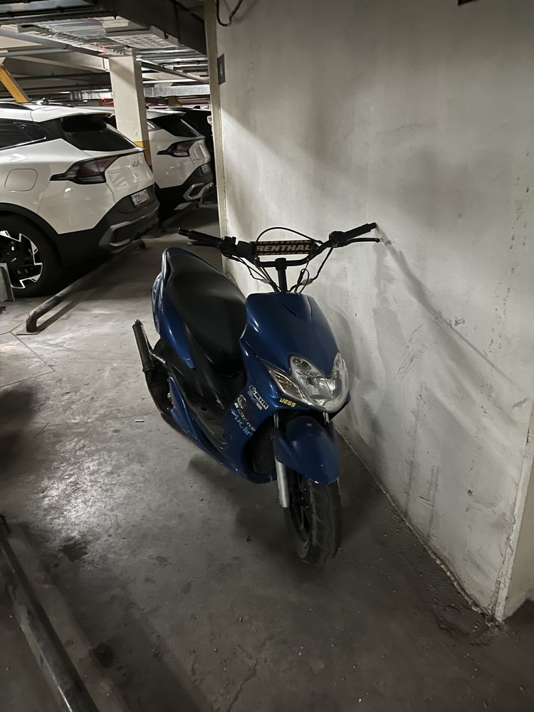 yamaha jog rr.