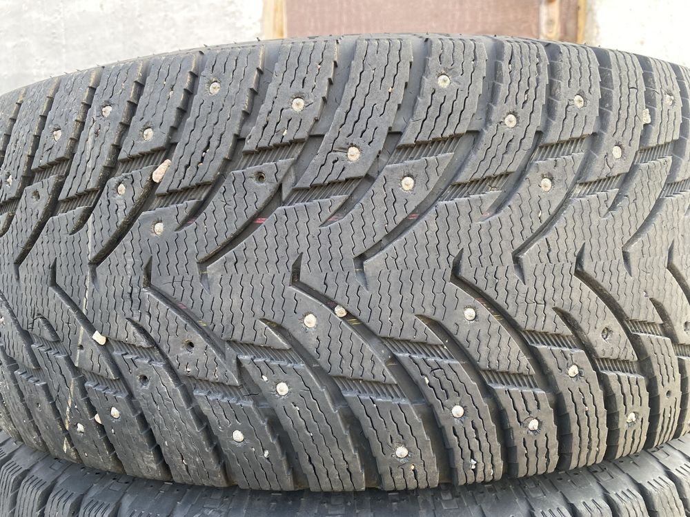 Три штуки зимние шипованные шины 275/65/17 275/65R17 Nankang.