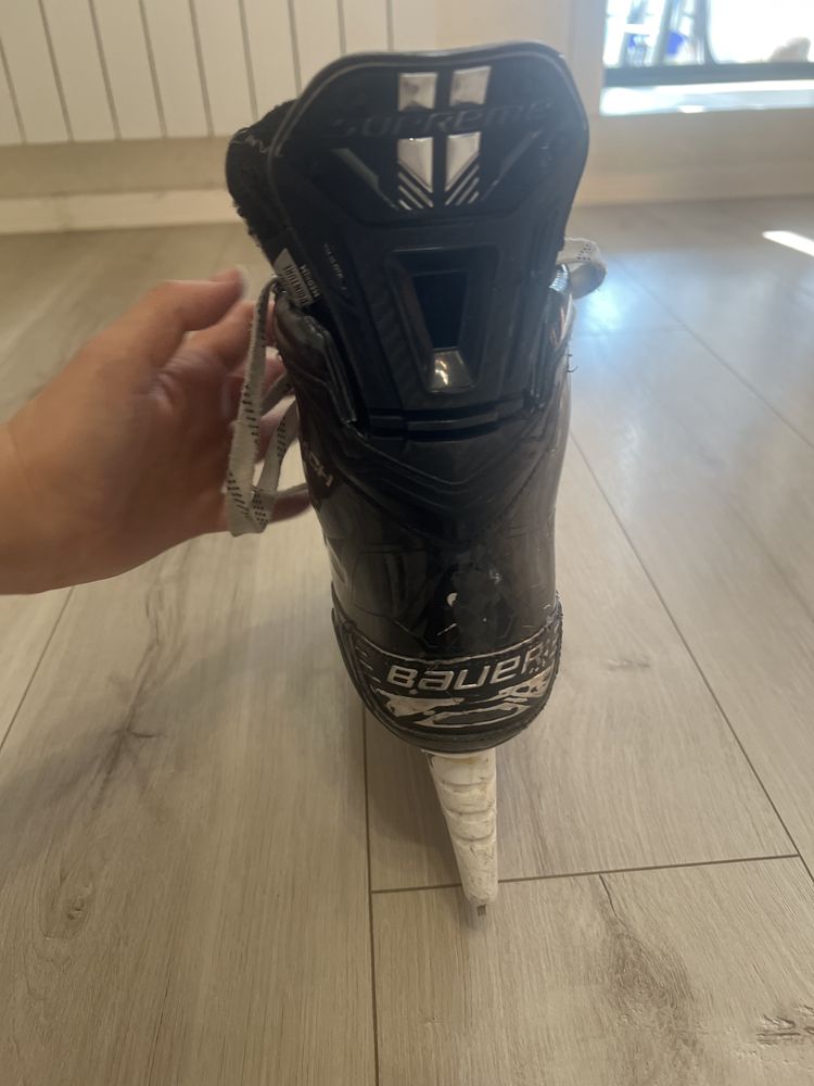 Продам коньки Bauer