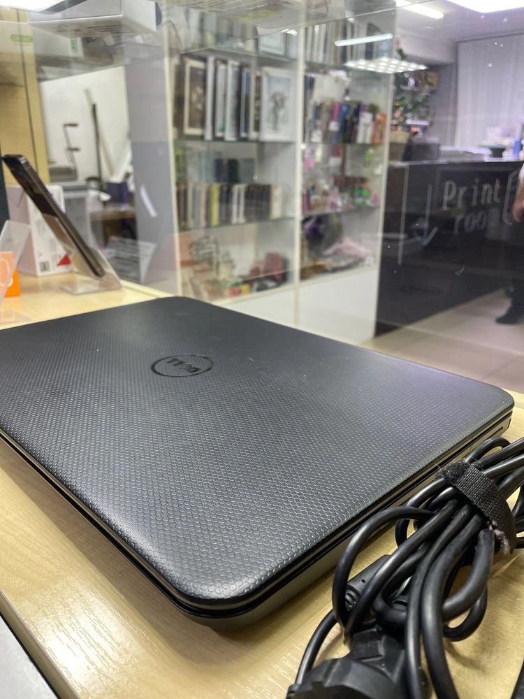 Ноутбук Ноутбук Dell P28F