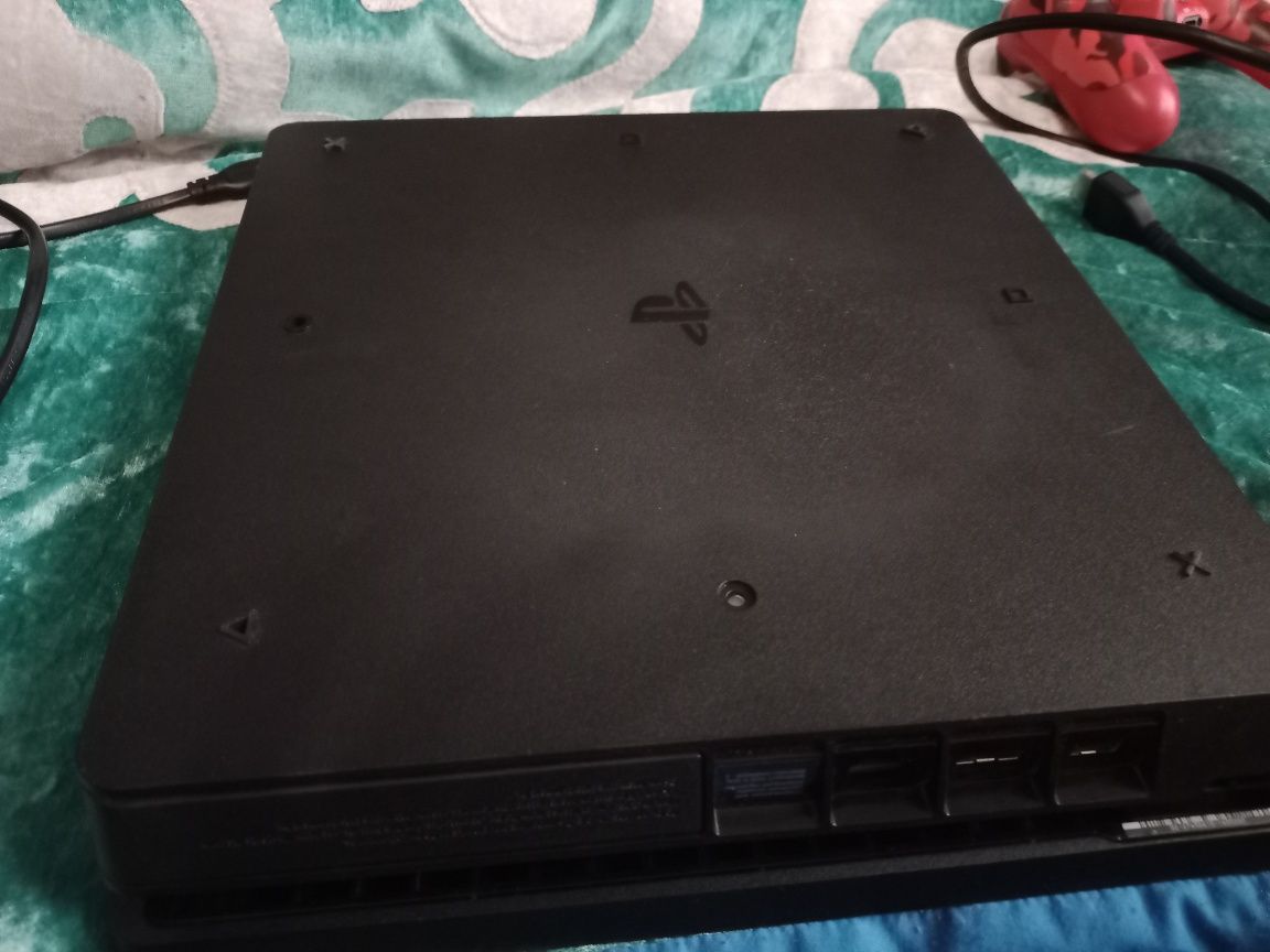 Play station 4 slim 1TB + 3 игры+2 геймпад