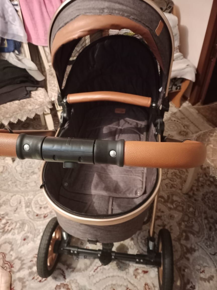 Продаётся коляска в отличном состоянии
