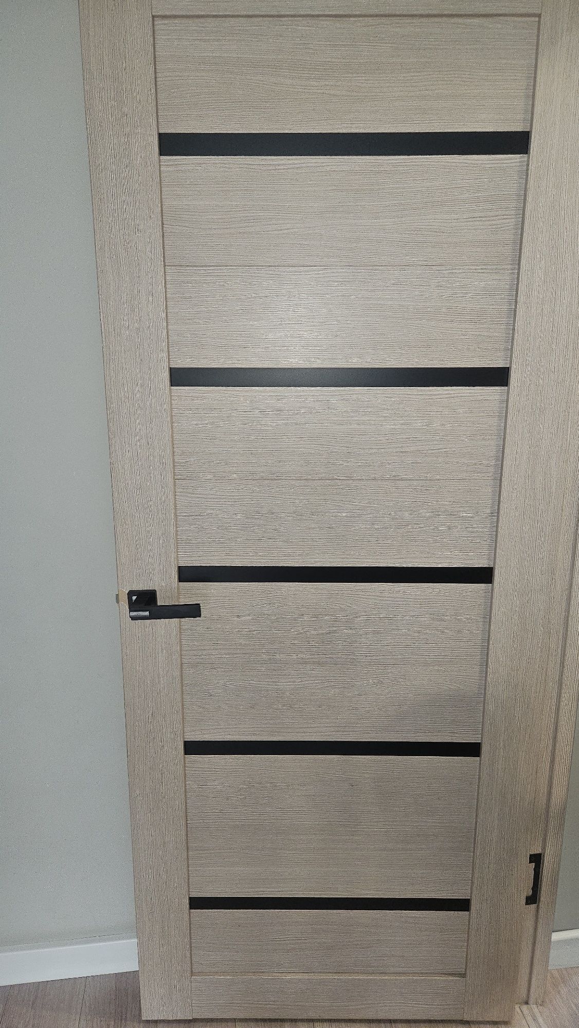 Продаются двери межкомнатные,  2000см*800см- 3ш, 2000см*700см