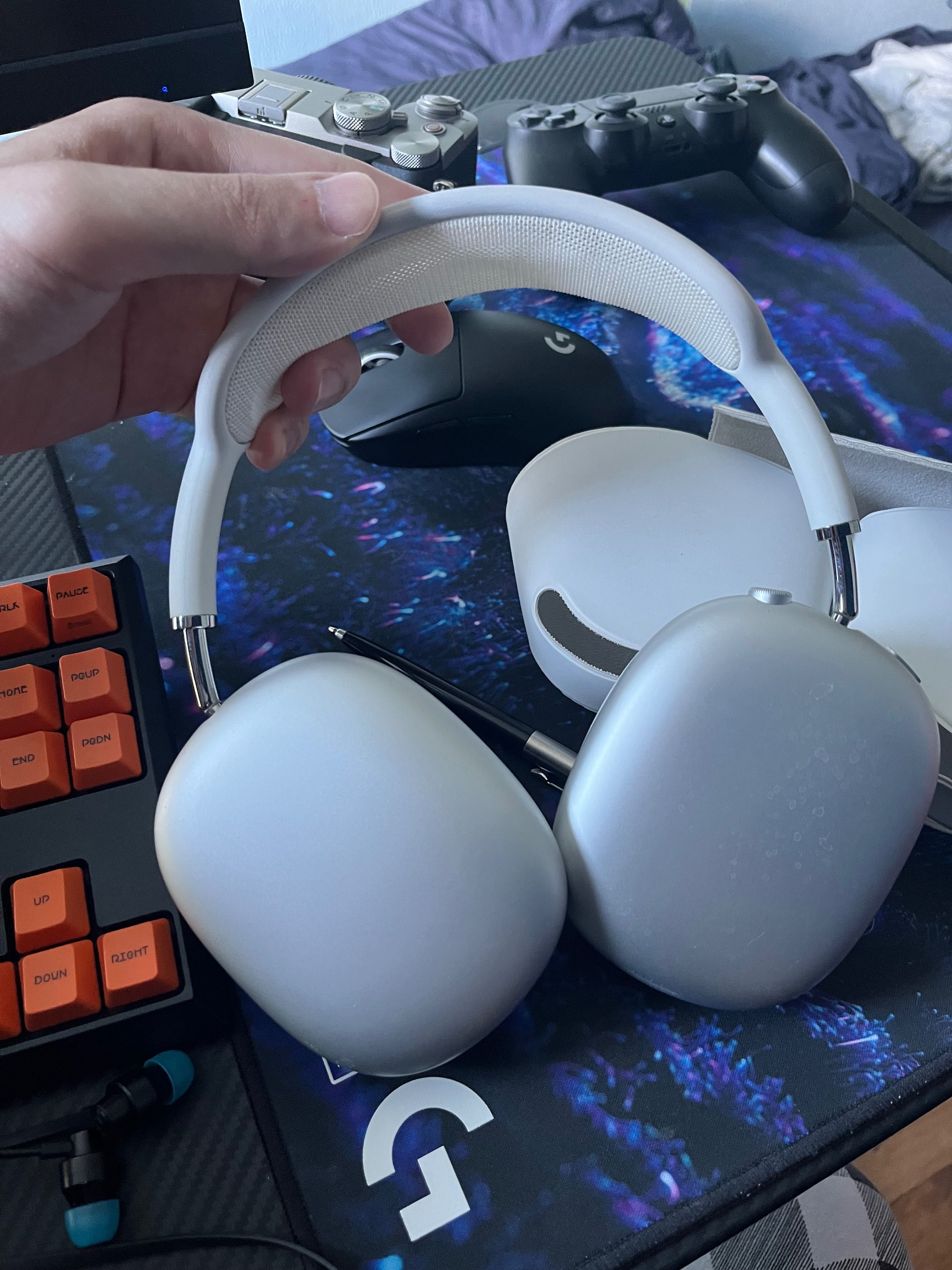 Air pods max белые оригинал