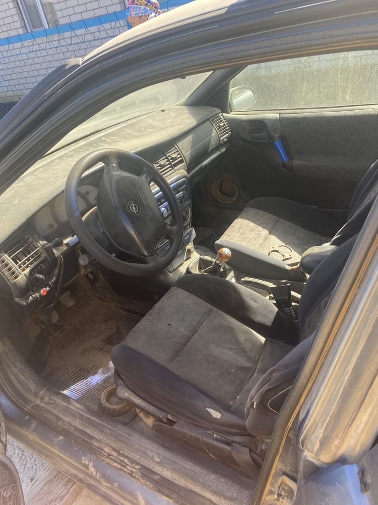 Прадам Opel vektra 1.6