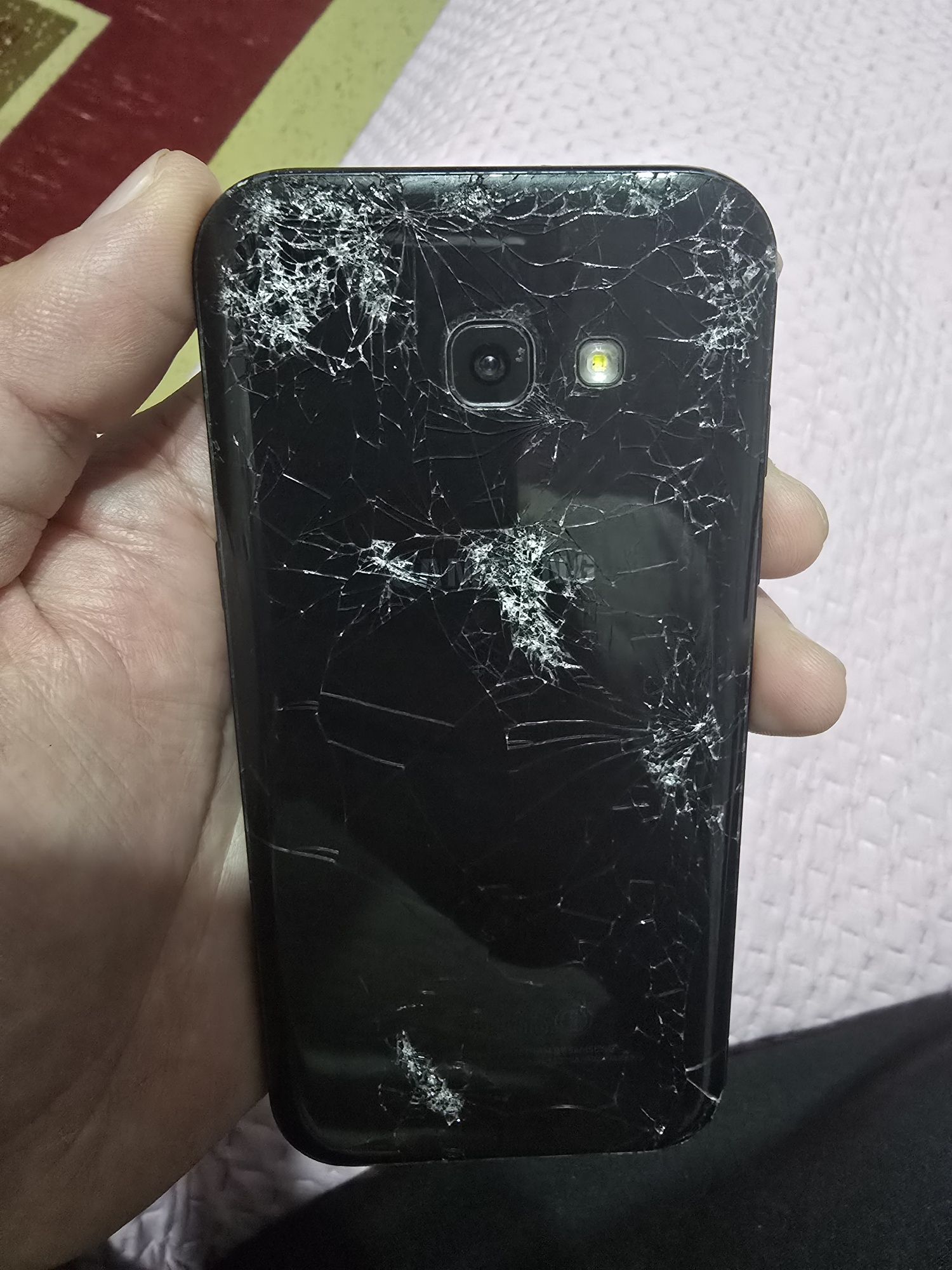 Продам Самсунг А5, за 10 тысяч.