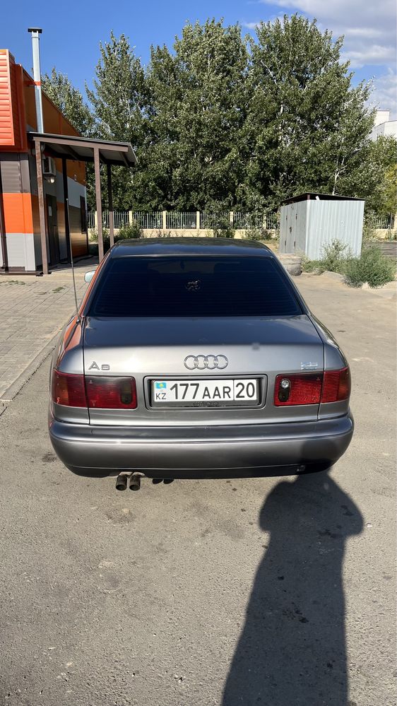 Продам Ауди А8 qwattro