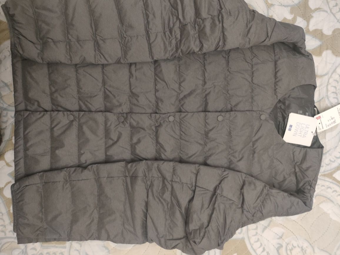 Продам облегченную куртку Юникло. Мужская, размер 48, (L). Новая,