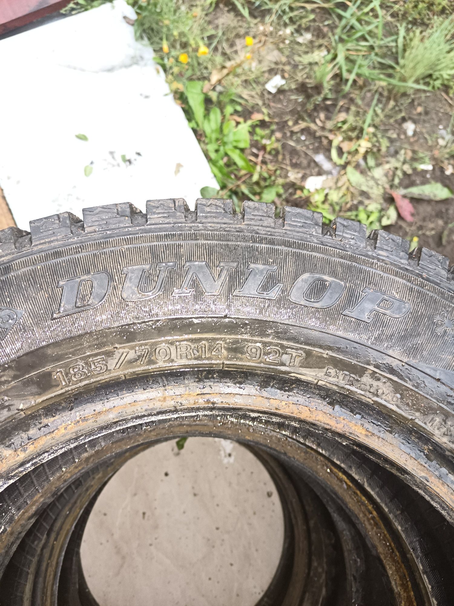 Заменяя резина Dunlop 185/70/14