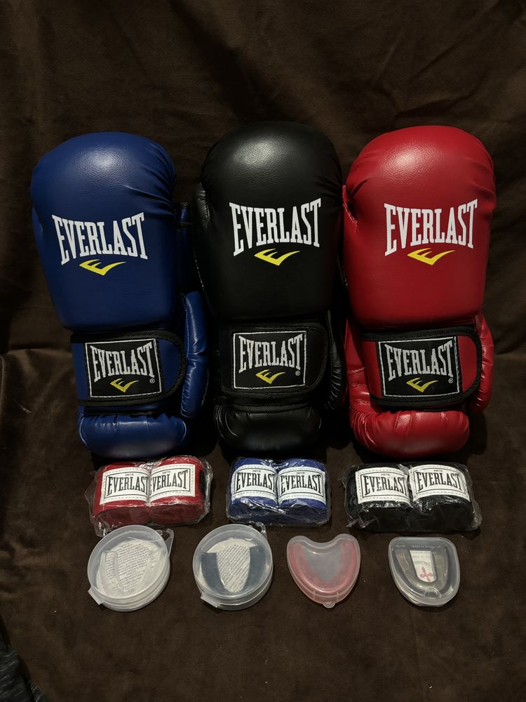боксерские перчатки шлем лапа бинт капа Everlast
