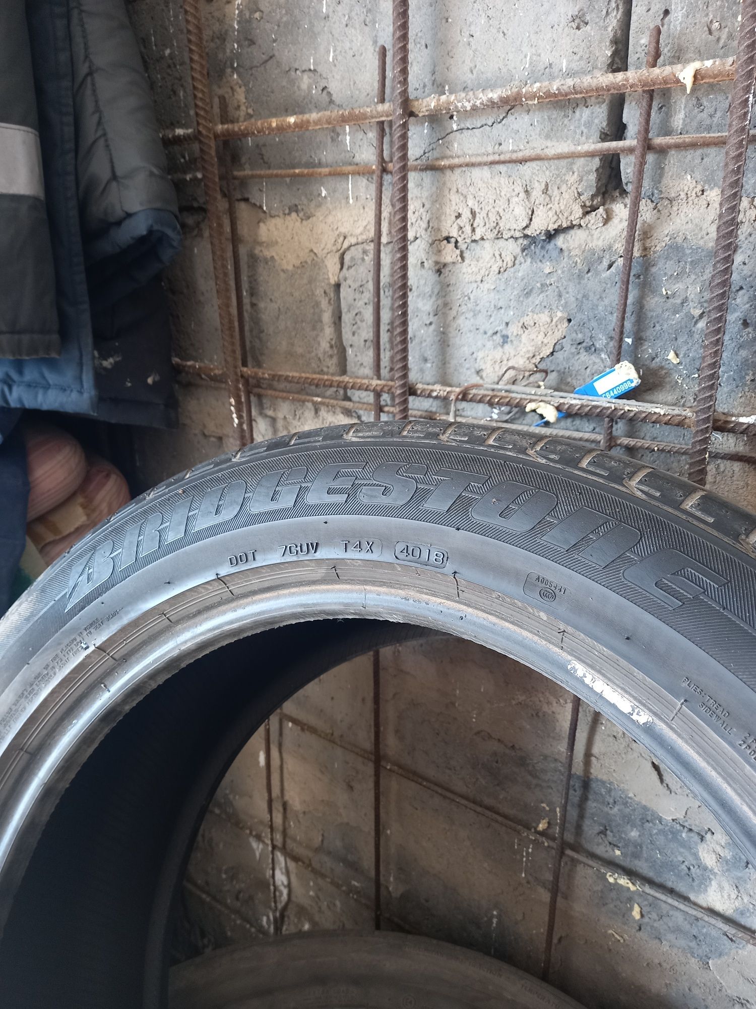 Продам шины 255/50/R20.