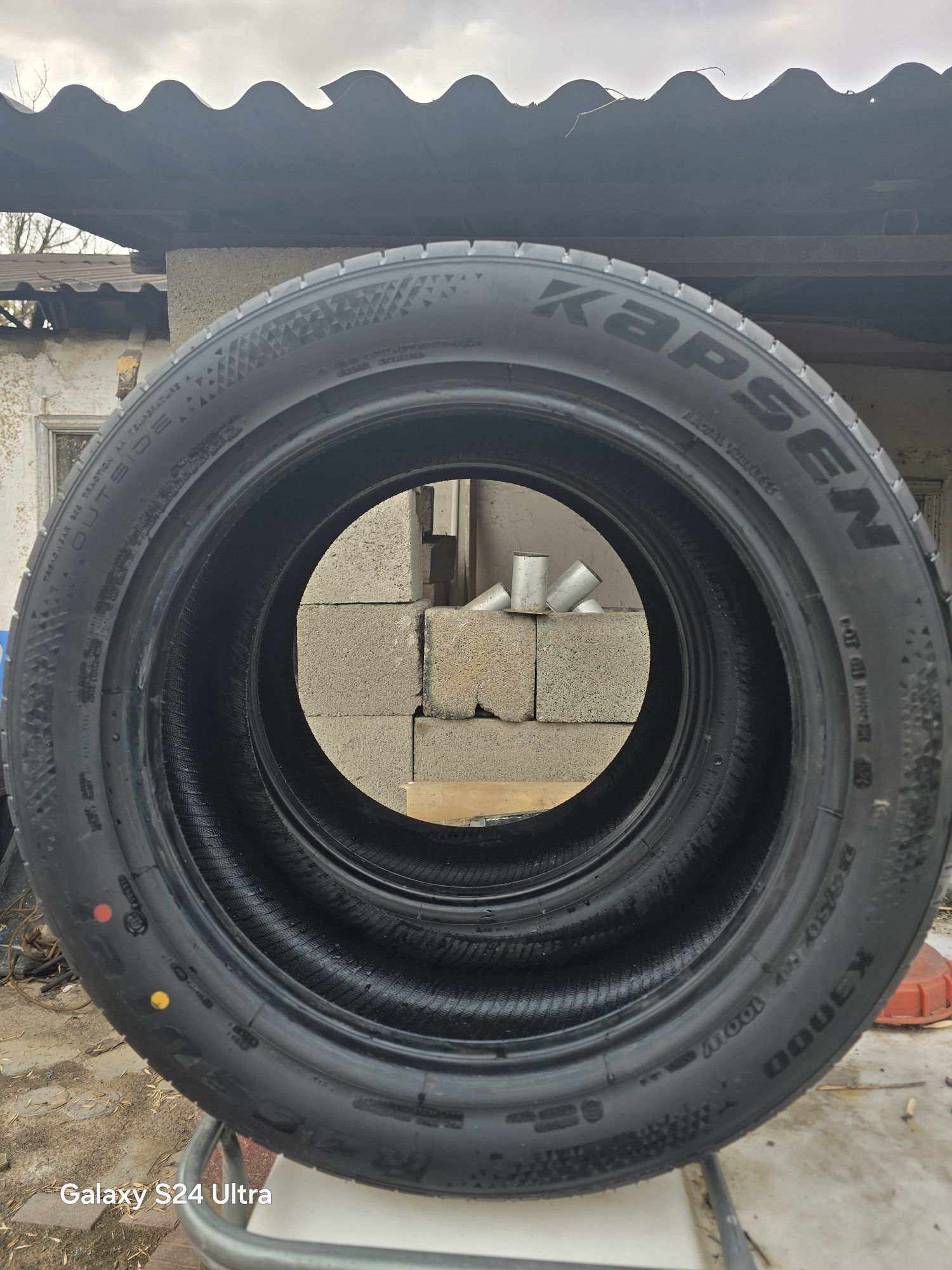 Продам Шины капсен 235/50/17 размер