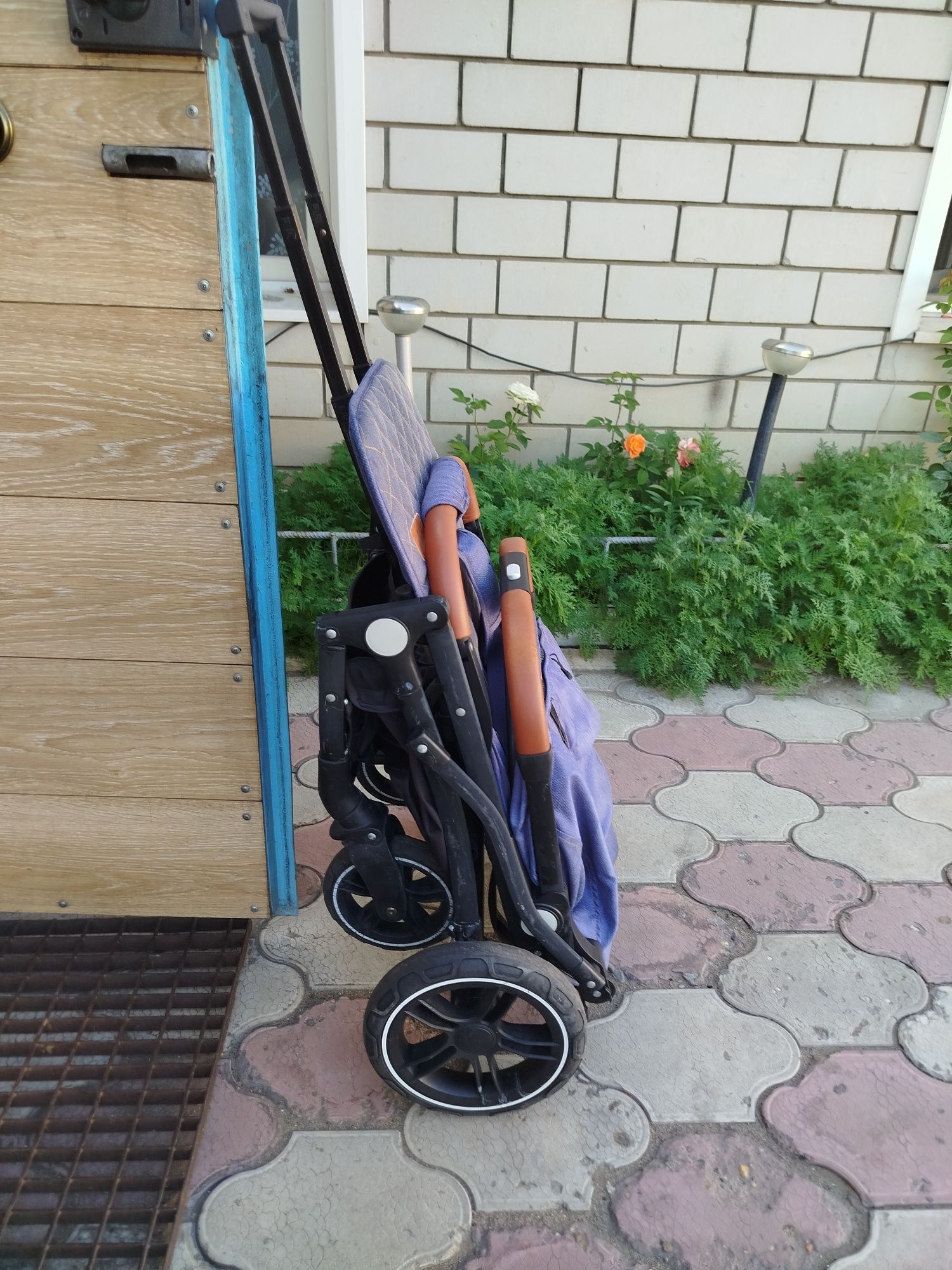 Коляска прогулочная