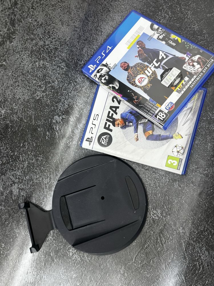 Sony PlayStation 5 CFI-1208A б/у в идеальном состоянии