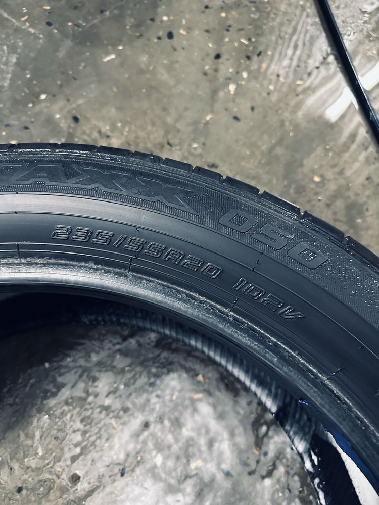 Продам летнею резину комплект sport maxx 235/55/20