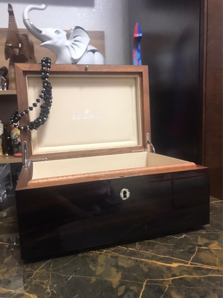 Продам шкатулку для украшений
