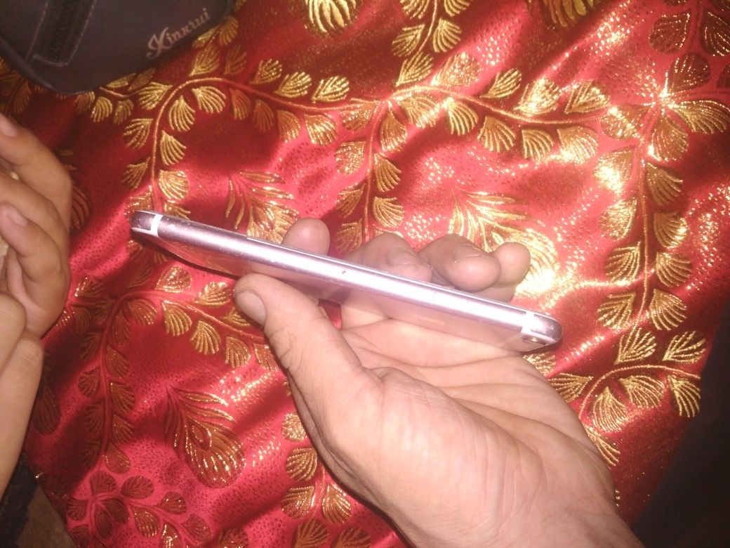Продам iPhone 6 s