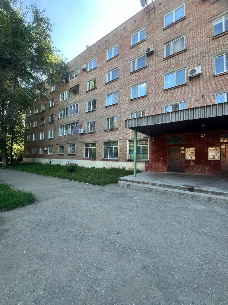 Продается  1 ком кв в Студгородке по ул 30 гвардейской дивизии,35м²