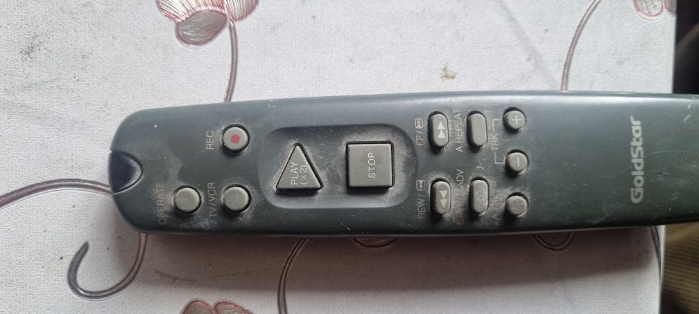 Продаю старый  проигрыватель  для vhs