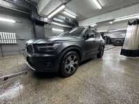 Volvo XC 40 2019 года.