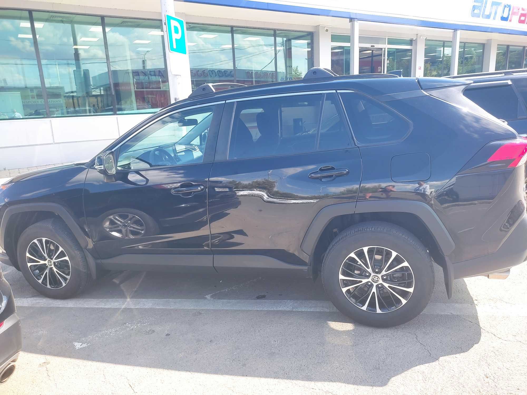 Кроссовер RAV 4 2019 г.