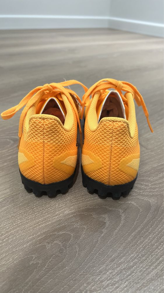 Оргинальные НОВЫЕ Футбольные бутсы (сороконожки) ADIDAS