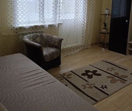 Сдам кв 1,5-ку за 90000 по Улице Амурская 4