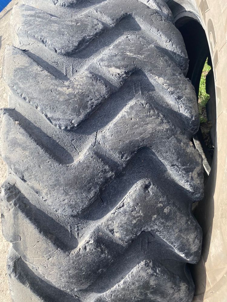 В продаже имеются шины 16 00 R24