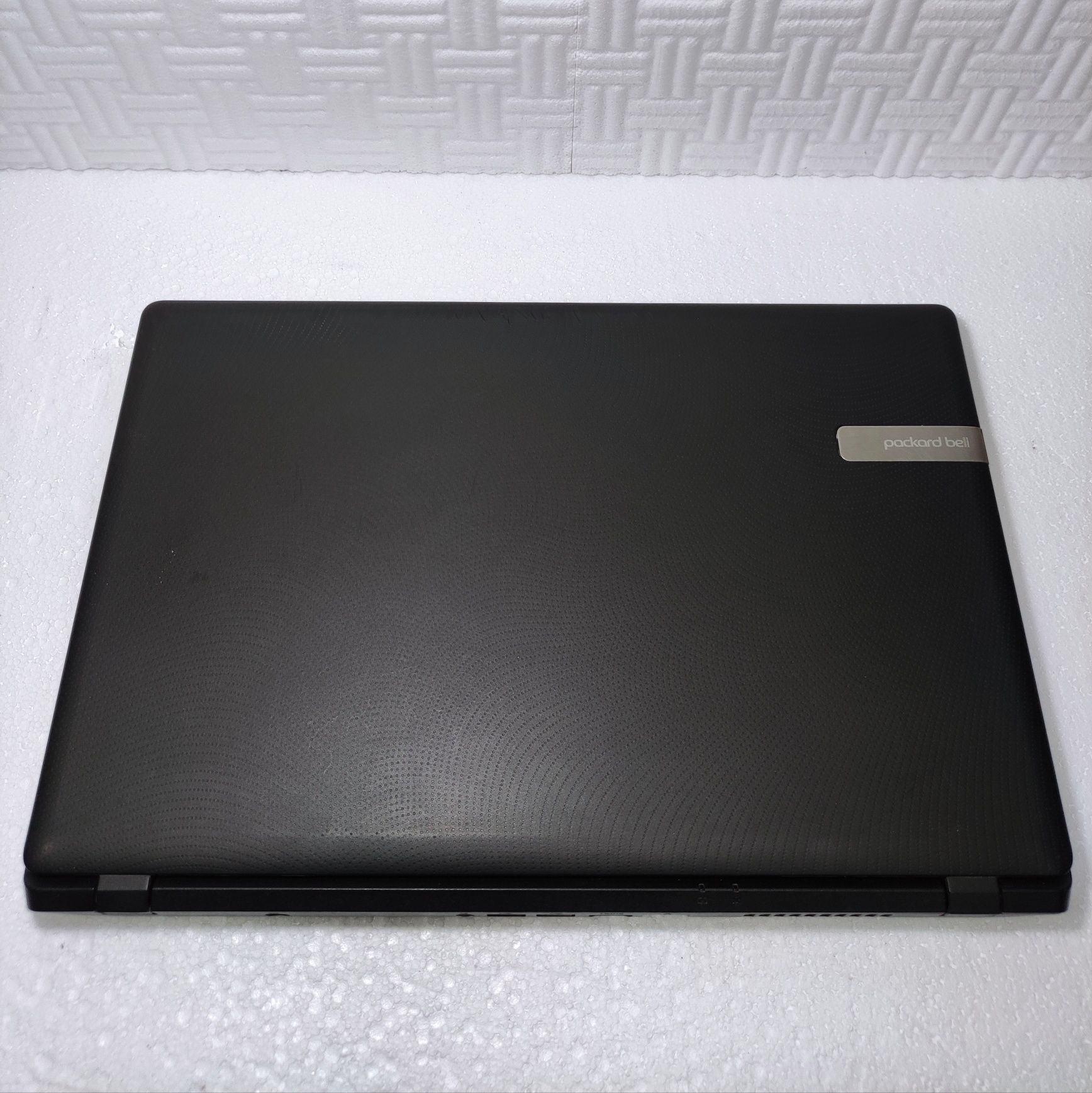 Ноутбук Packard bell для работы! Тонкий и лёгкий! 4гб/500гб/win 8.1