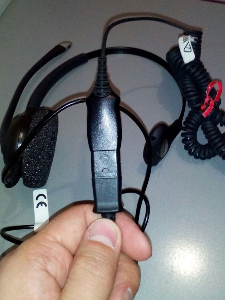 Телефонная гарнитура Plantronics наушники и микрофон, Новые!!!