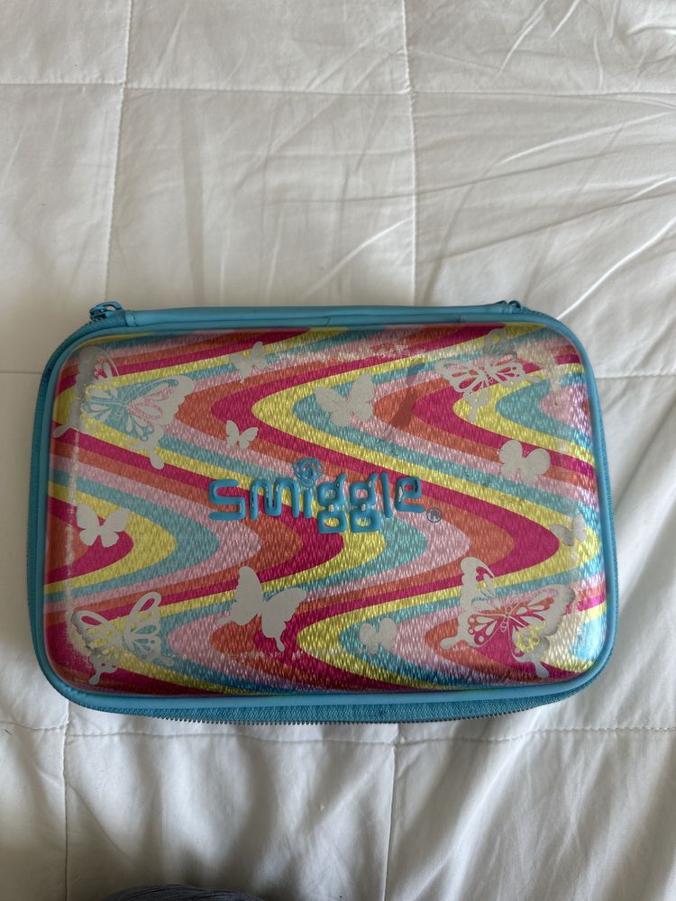Пенал бренда Smiggle
