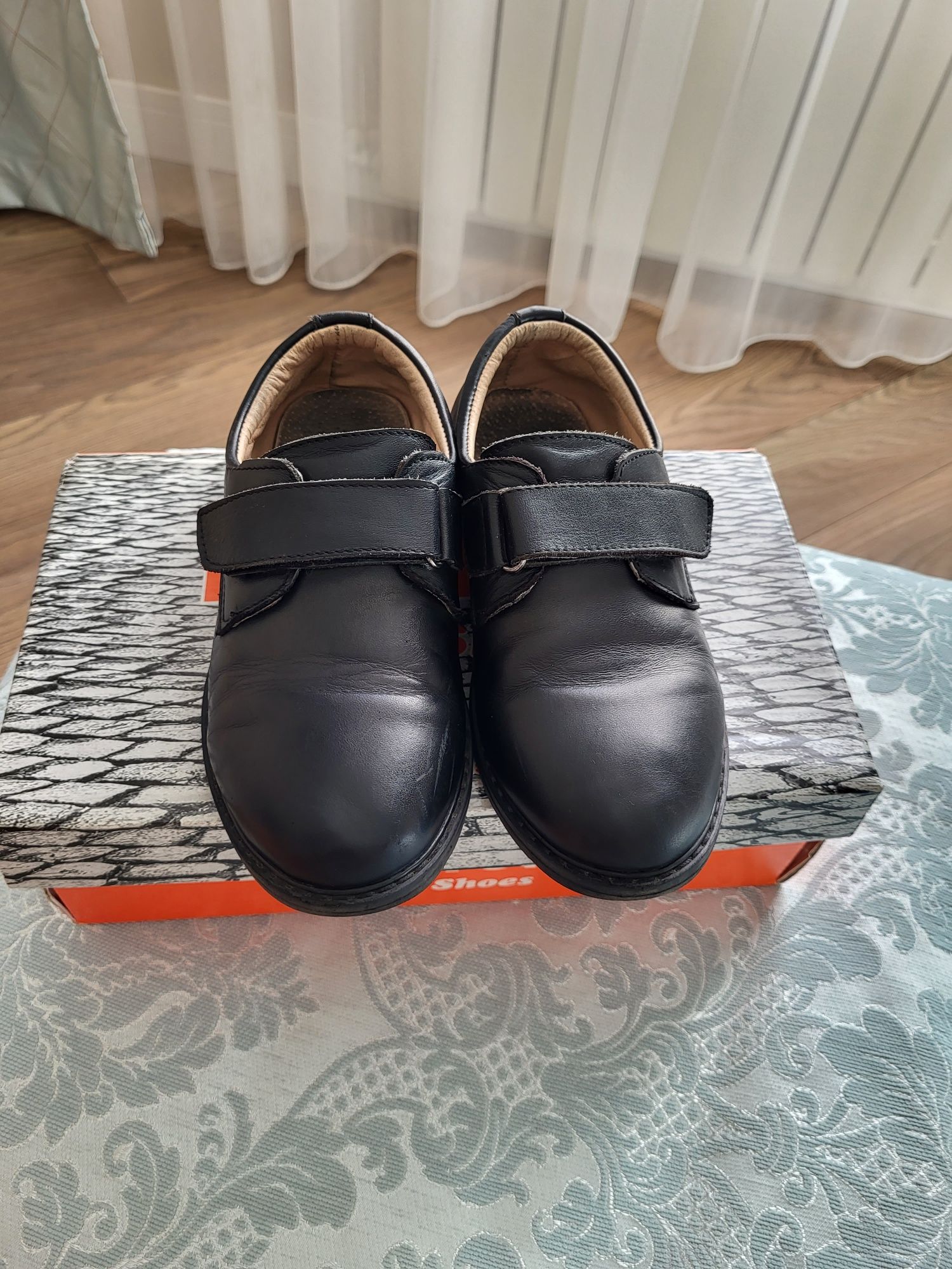 Продам детские кожаные туфли 32р