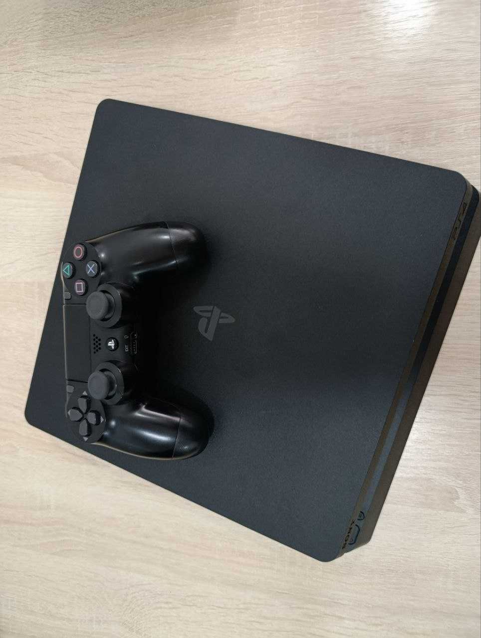 Приставка Sony PlayStation 4