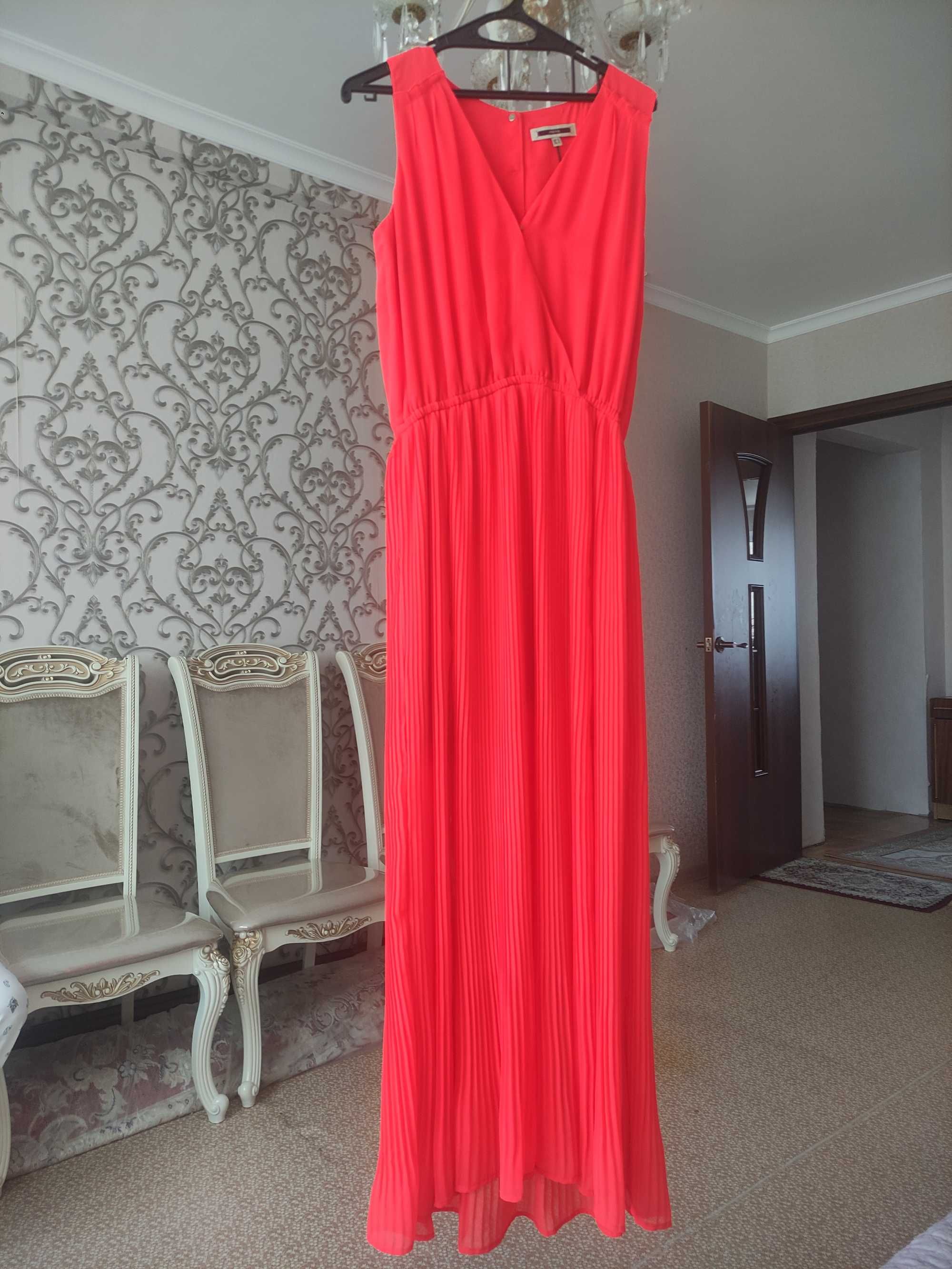 Платье вечернее от Pierre Cardin