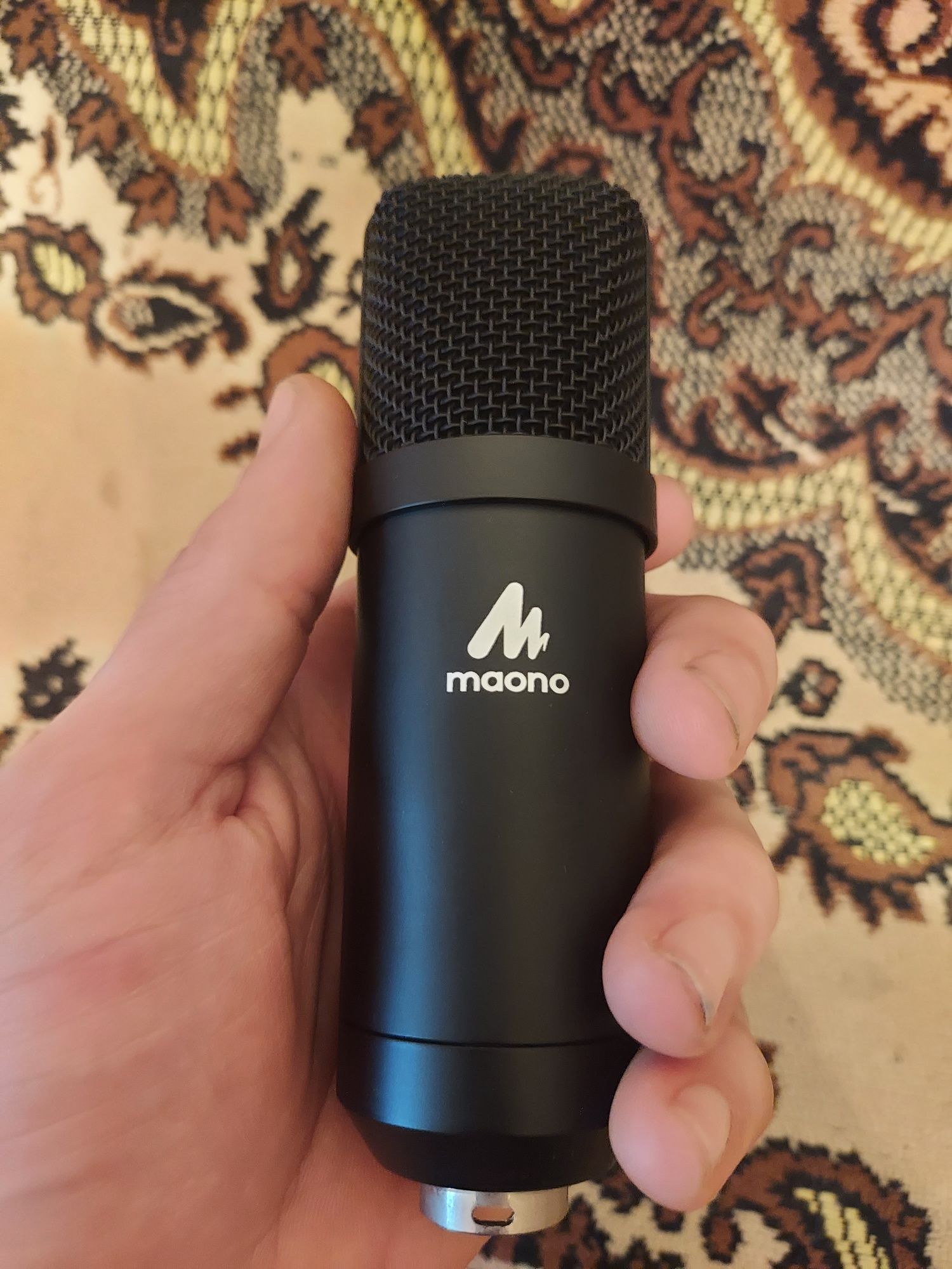 Продам микрофон Maono