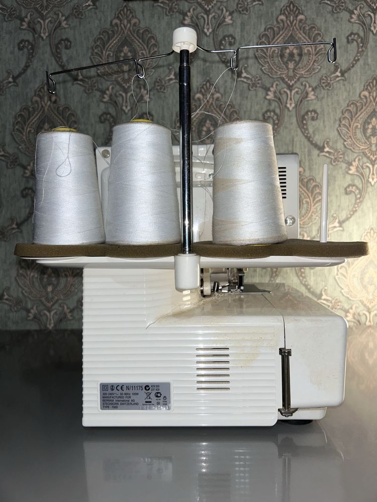 Оверлок Bernina 700D — швейцарское качество