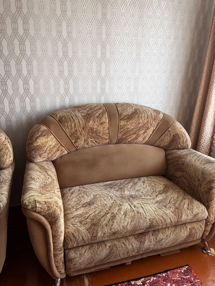 Продам диван с креслой новый