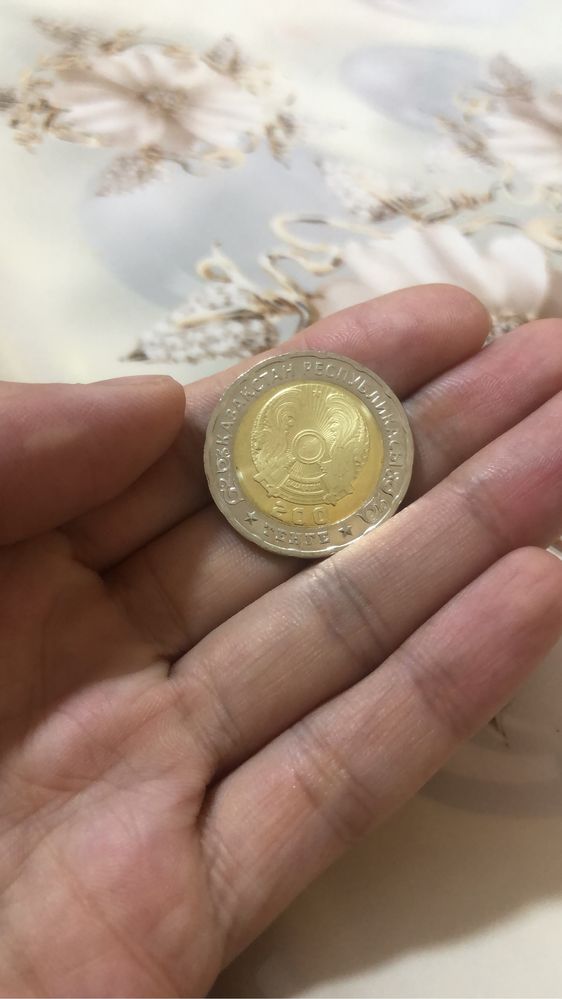 Продам лимитированные монеты 100 и 200 тг